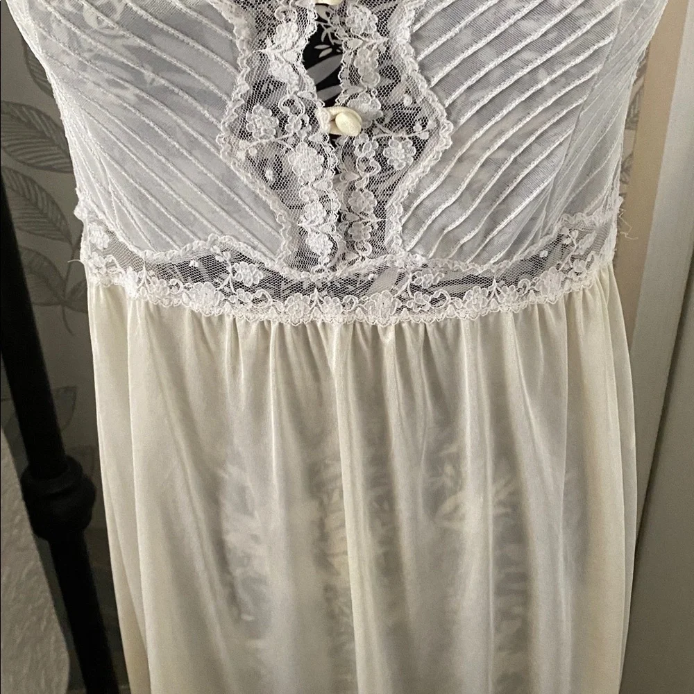 Vintage Henson Kickernick bridal wedding nightgown